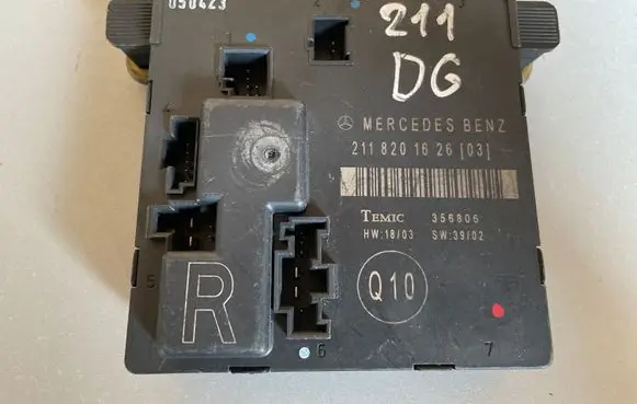 Mercedes-Benz E W211 Door control unit/module 2118201626