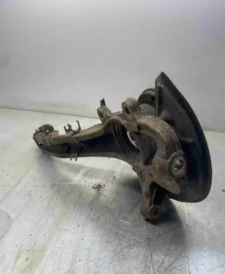 Volkswagen Touareg I Front wheel hub spindle knuckle 7L6407257A