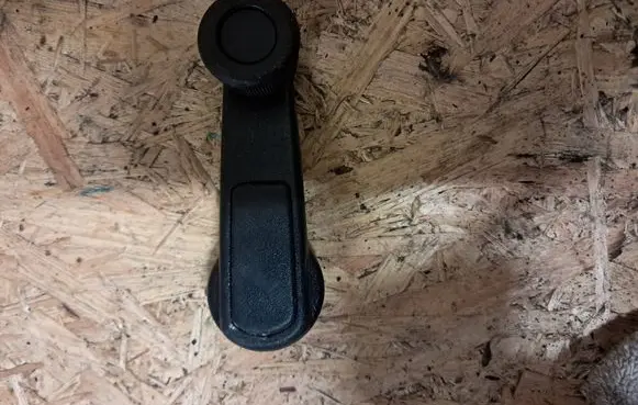 Mitsubishi Space Star Rear door window winding handle 