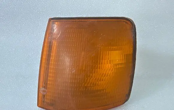 Volkswagen PASSAT B3 Front indicator light 357953049