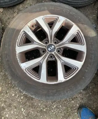 KIA Sportage R17 alloy rim 
