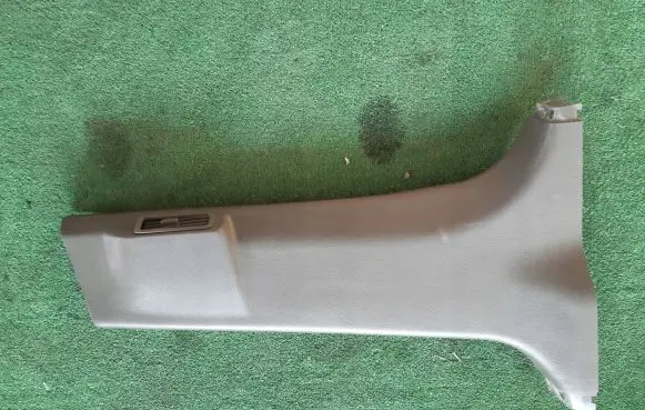 Nissan Murano Z51 (B) pillar trim (bottom)