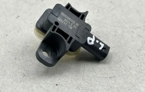 Dodge Durango III Airbag deployment crash/impact sensor 56054084AB 180212738 3044504