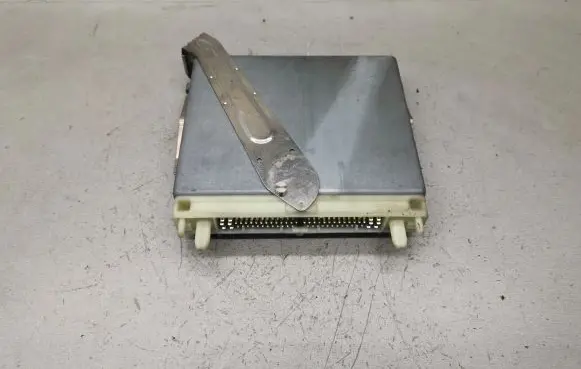 Volvo S70 V70 V70 XC Engine control unit/module 0281001592 P01270297