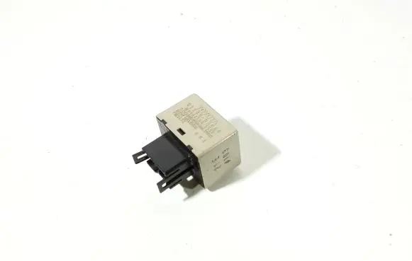Toyota Corolla E120 E130 Light relay 8198005040 MB0665005340