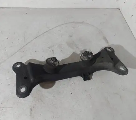 BMW 3 E90 E91 Gearbox mounting bracket 6778058