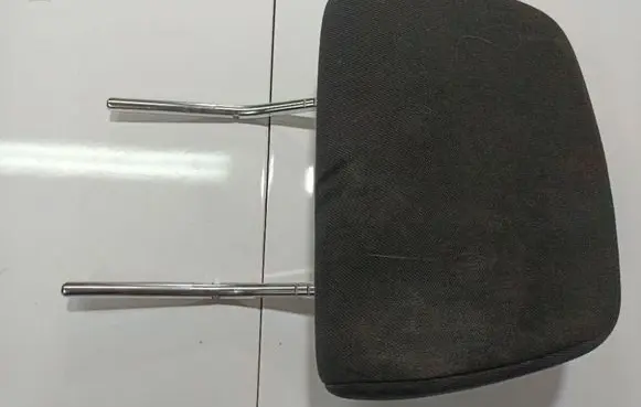 Opel Astra H Front seat headrest 
