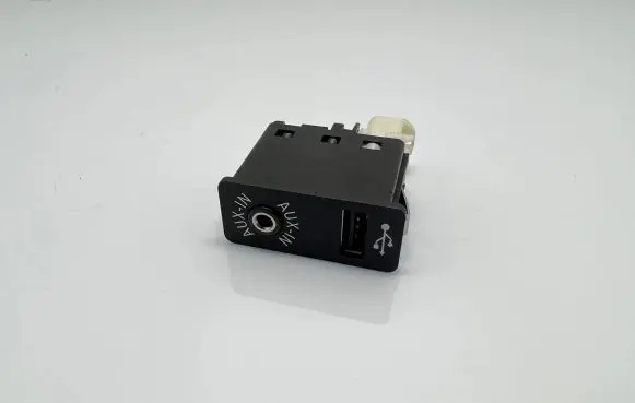 BMW 5 GT F07 AUX in-socket connector 9237653