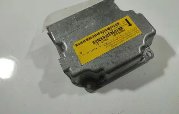 Mitsubishi Outlander Airbag control unit/module P8635A205