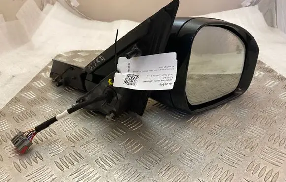Land Rover Discovery 5 Front door electric wing mirror 21624008C