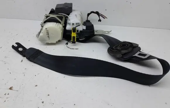 Volkswagen Golf VII Front seatbelt 34172625B