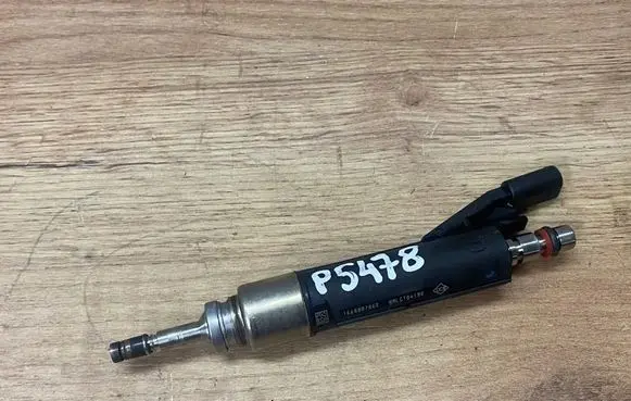 Renault Austral Fuel injector 166000786R