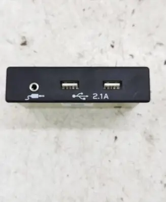 Subaru Impreza V USB socket connector 86257VC000