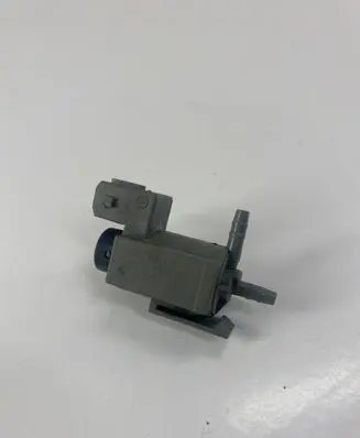 BMW 1 E81 E87 Turbo solenoid valve 7537612 08T049 70078400