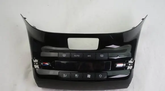 Peugeot 208 Climate control unit 96722471XU