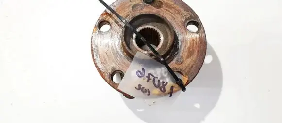 Toyota Auris 150 Front wheel hub