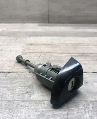 Citroen C4 Cactus Front door lock (next to the handle) 70A4C01