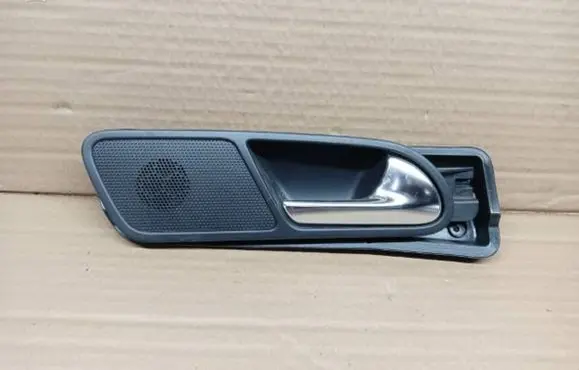Volkswagen Tiguan Rear door interior handle 5N0839114