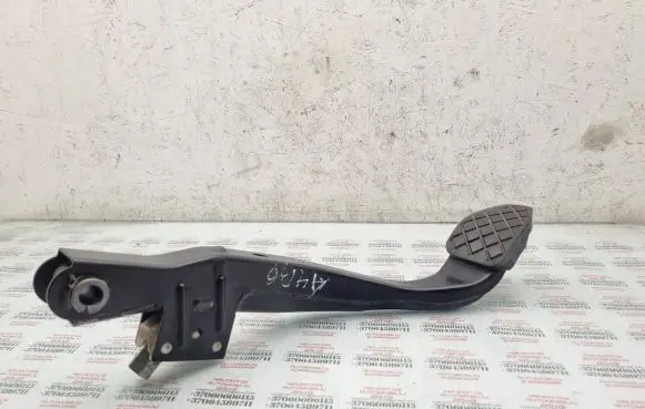 Audi A4 S4 B6 8E 8H Brake pedal 8E1721140