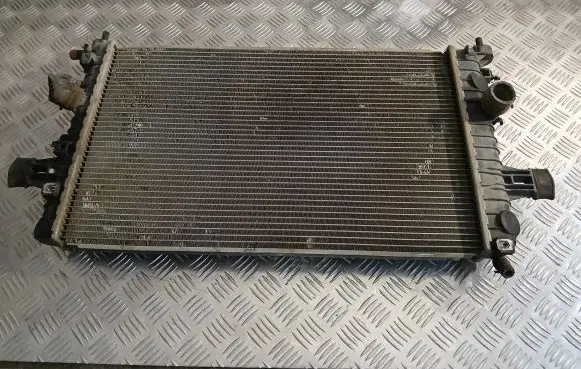 Opel Zafira B Coolant radiator