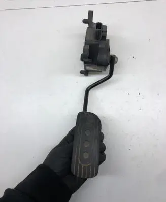 Nissan Note (E11) Accelerator throttle pedal