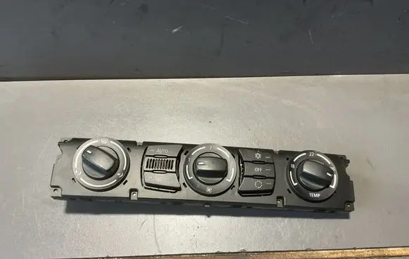 BMW 5 E60 E61 Climate control unit 11419110
