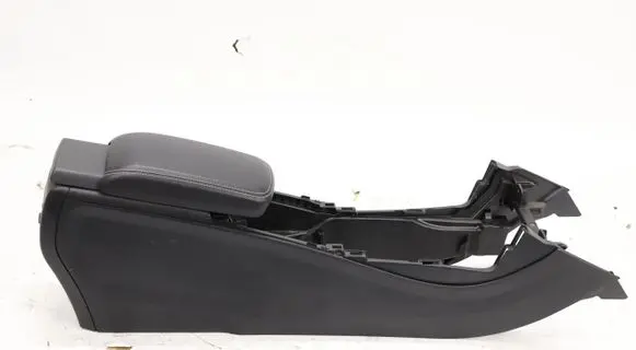 Mercedes-Benz CLA C117 X117 W117 Other center console (tunnel) element 5772368