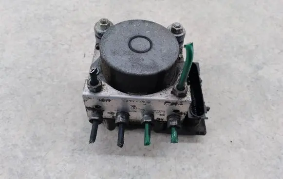 Renault Clio III ABS Pump 8200747140