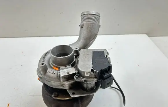 Audi A4 S4 B7 8E 8H Turbo 059145715F