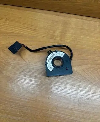 BMW 5 E39 Steering angle sensor 6750126 05111590 180901