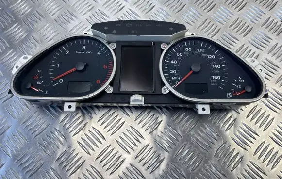 Audi Q7 4L Speedometer (instrument cluster) 4L0920950G 4F0910900C