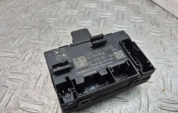 Volkswagen Golf VII Door control unit/module 5Q4959393B