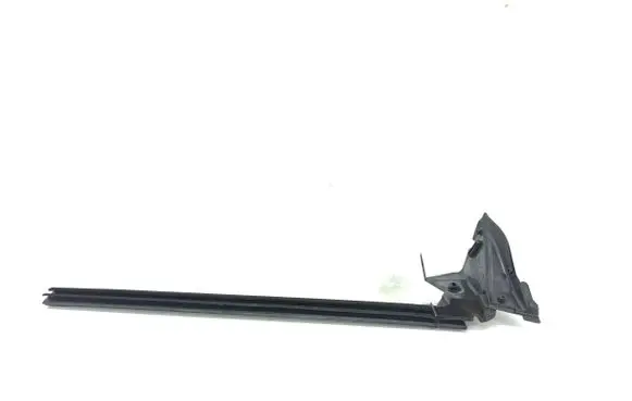 BMW 6 F06 Gran coupe Rubber seal front door window/glass 7275294