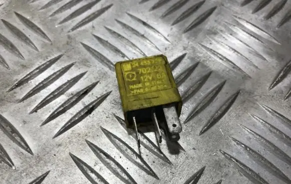 Opel Zafira A Other relay 24433728 702.22