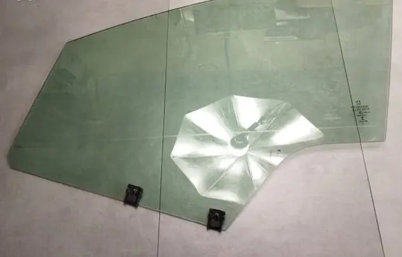 Peugeot 3008 I Front door window glass four-door 43R000929 E000189 DOT39AS2M34
