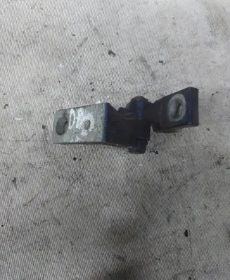 Volkswagen Touran I Front door upper hinge 1Q0831402C