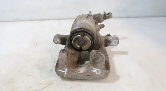 Volkswagen Jetta V Rear brake caliper