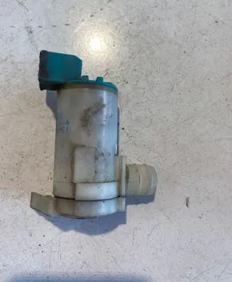 Nissan X-Trail T30 Windscreen/windshield washer pump 2224616A MC212