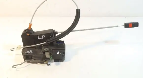 Opel Meriva A Front door lock 13154791