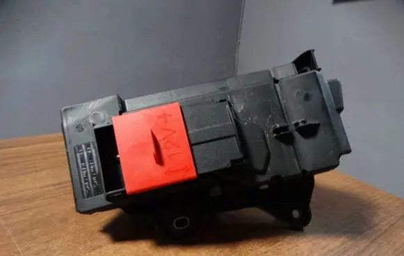 BMW M4 F82 F83 Fuse box set A2325408013