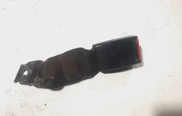 Toyota Avensis Verso Middle seatbelt buckle (rear) 90588899