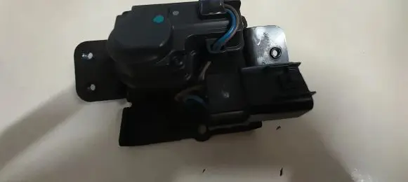Opel Antara Tailgate/trunk/boot lock/catch/latch 13584872