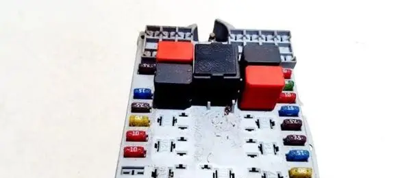 Fiat Punto (188) Fuse box set 46763650 297001