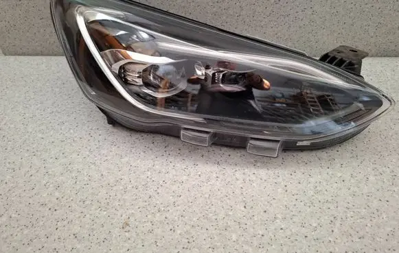 Ford Focus Headlight/headlamp JX7B13E016AJ