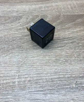 Audi A6 S6 C4 4A Other relay 443951253S 899556