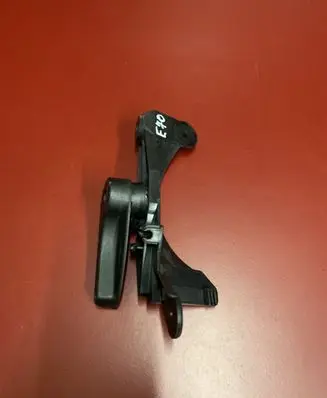 Engine bonnet (hood) release handle