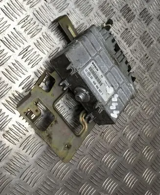 Volkswagen Golf III Engine control unit/module 0261203613 030906027T 17361153