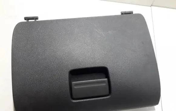 Ford Focus Glove box