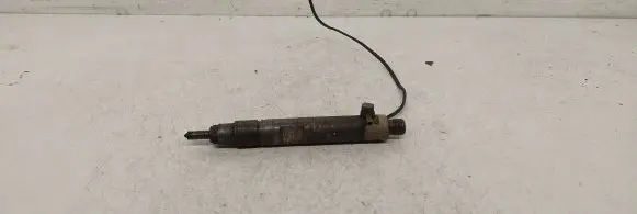 Audi A6 S6 C4 4A Fuel injector 046130202A