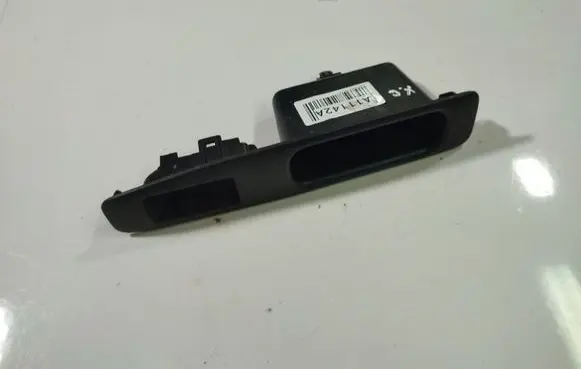 Nissan Qashqai Glove box 829541J0000